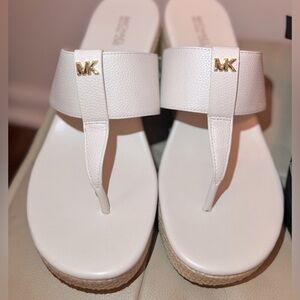 [New] Michael Kors - Wegde Women’s size 9 (white/gold)